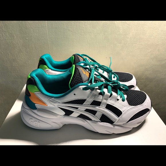 ASICS - Picture 6 of 13